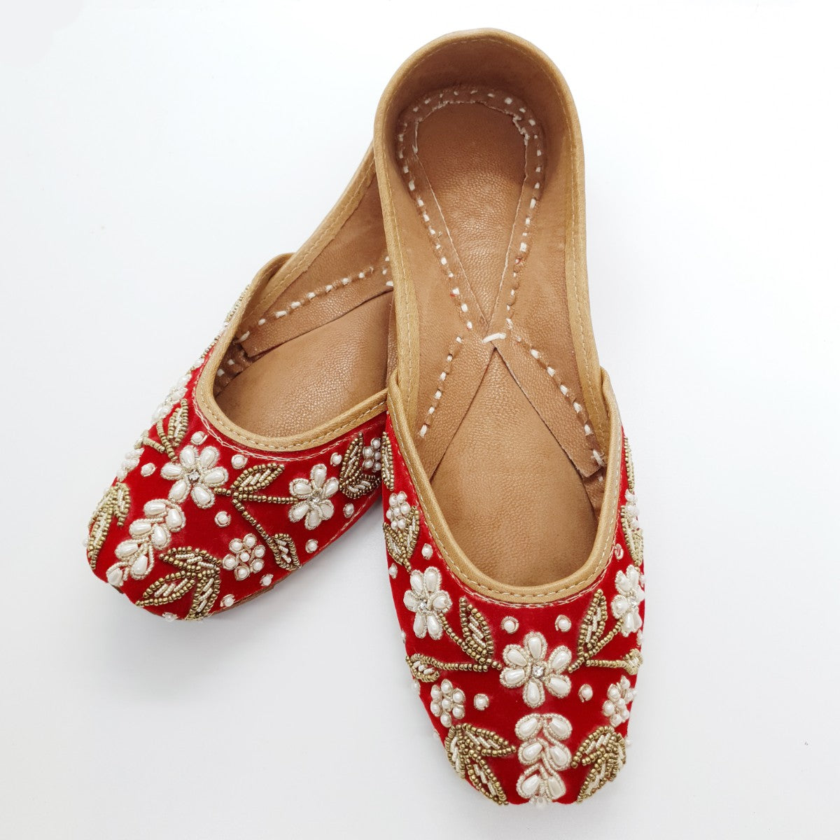 Red Embroidery Jutti / Majori