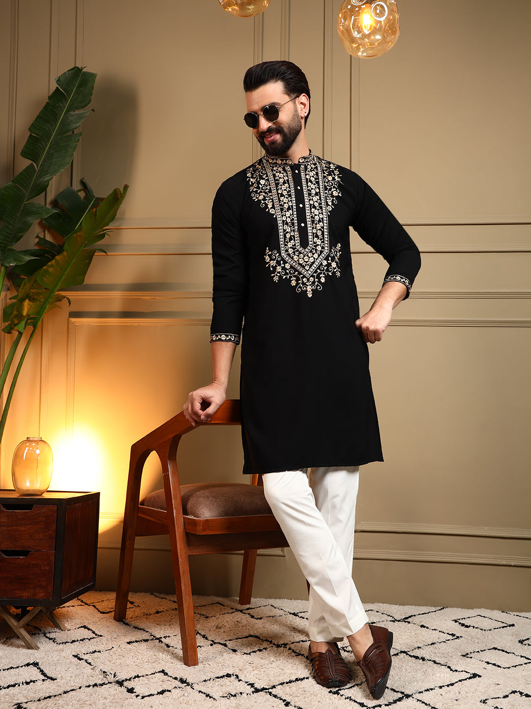 Mens Black Embroidery Kurta Pajama