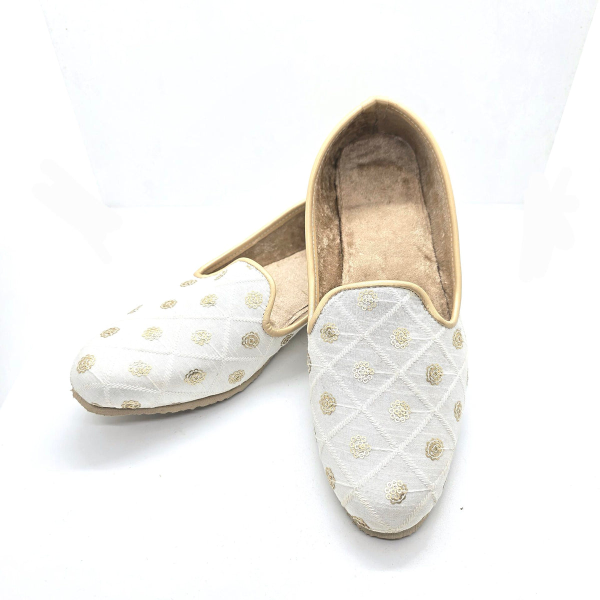 White embroidered jutti for men