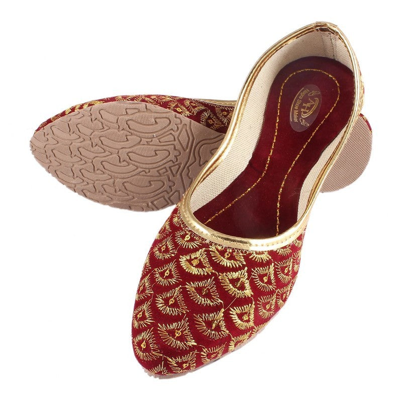 Synthetic Maroon Jutti