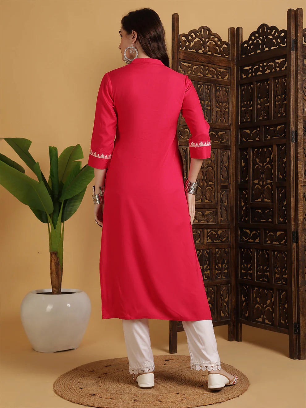 Solid Straight 3/4 Sleeves V-Neck Kurta