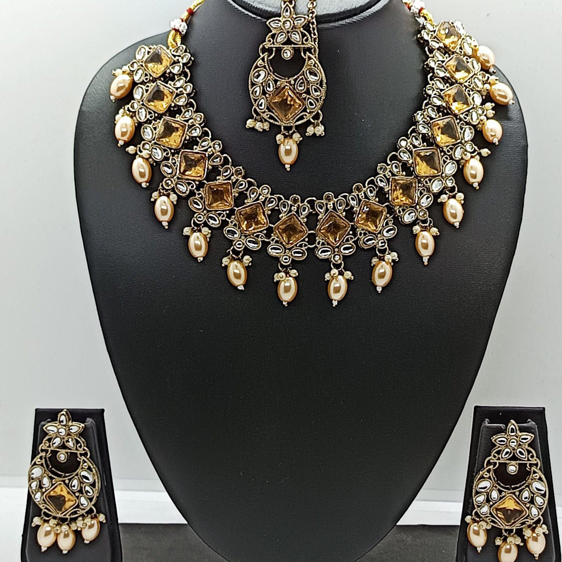 Golden Stone Necklace Set