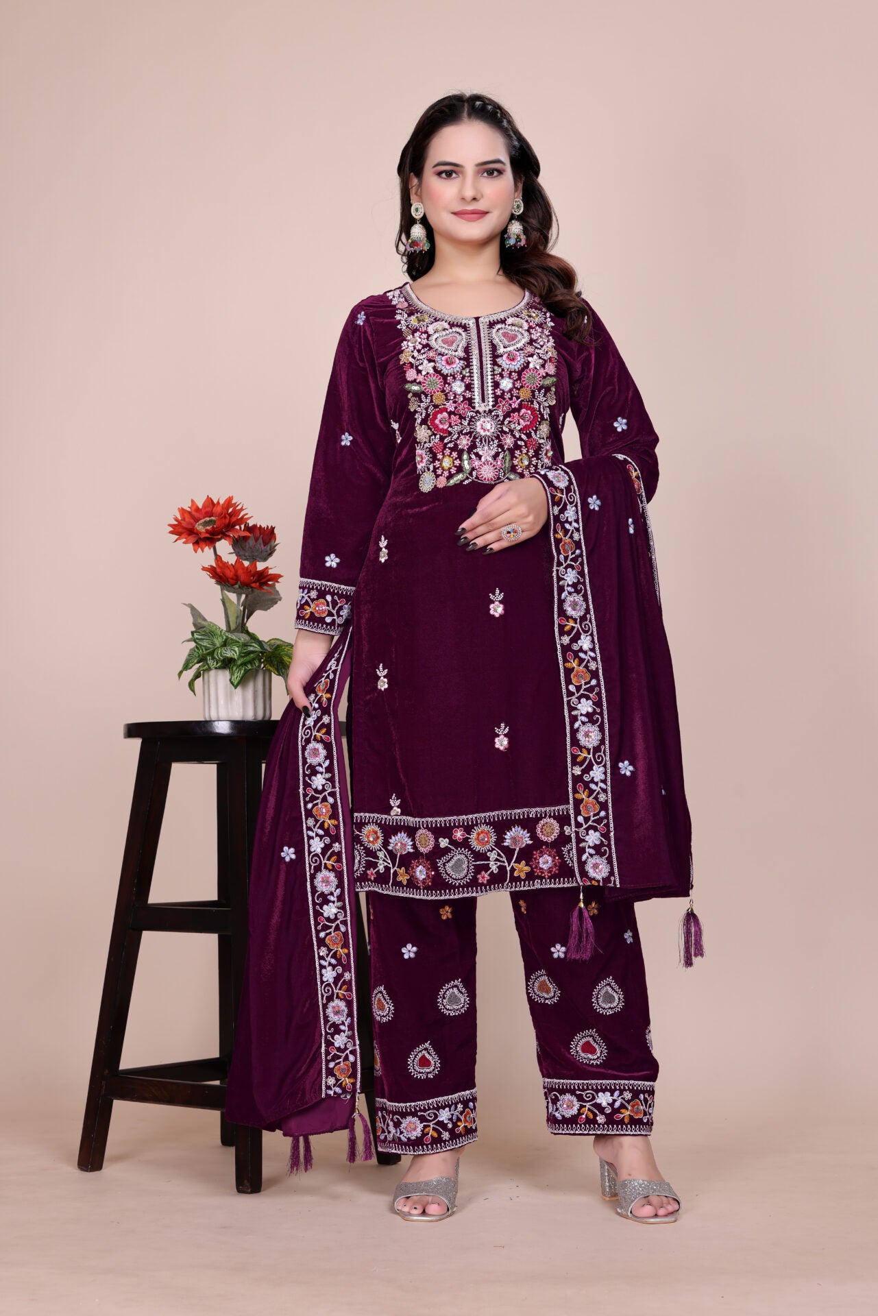 Sequence Embroidery Velvet Suit