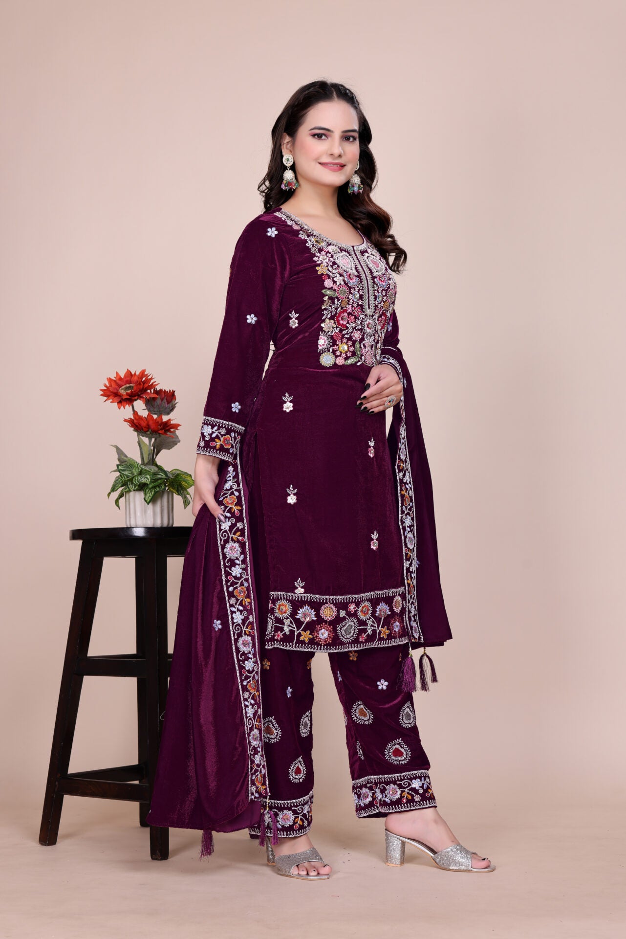 Sequence Embroidery Velvet Suit