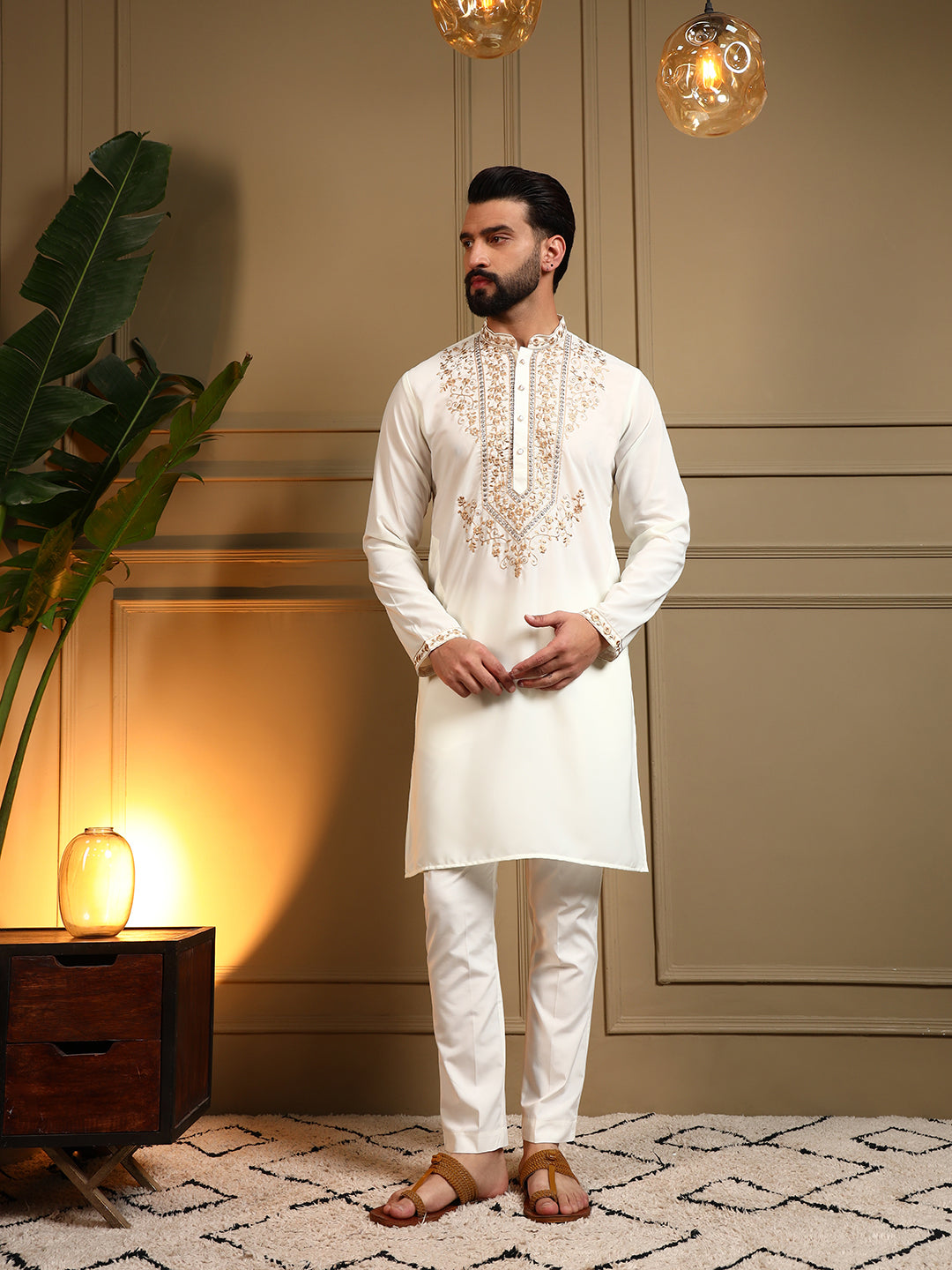 Mens White Embroidered Kurta Pajama