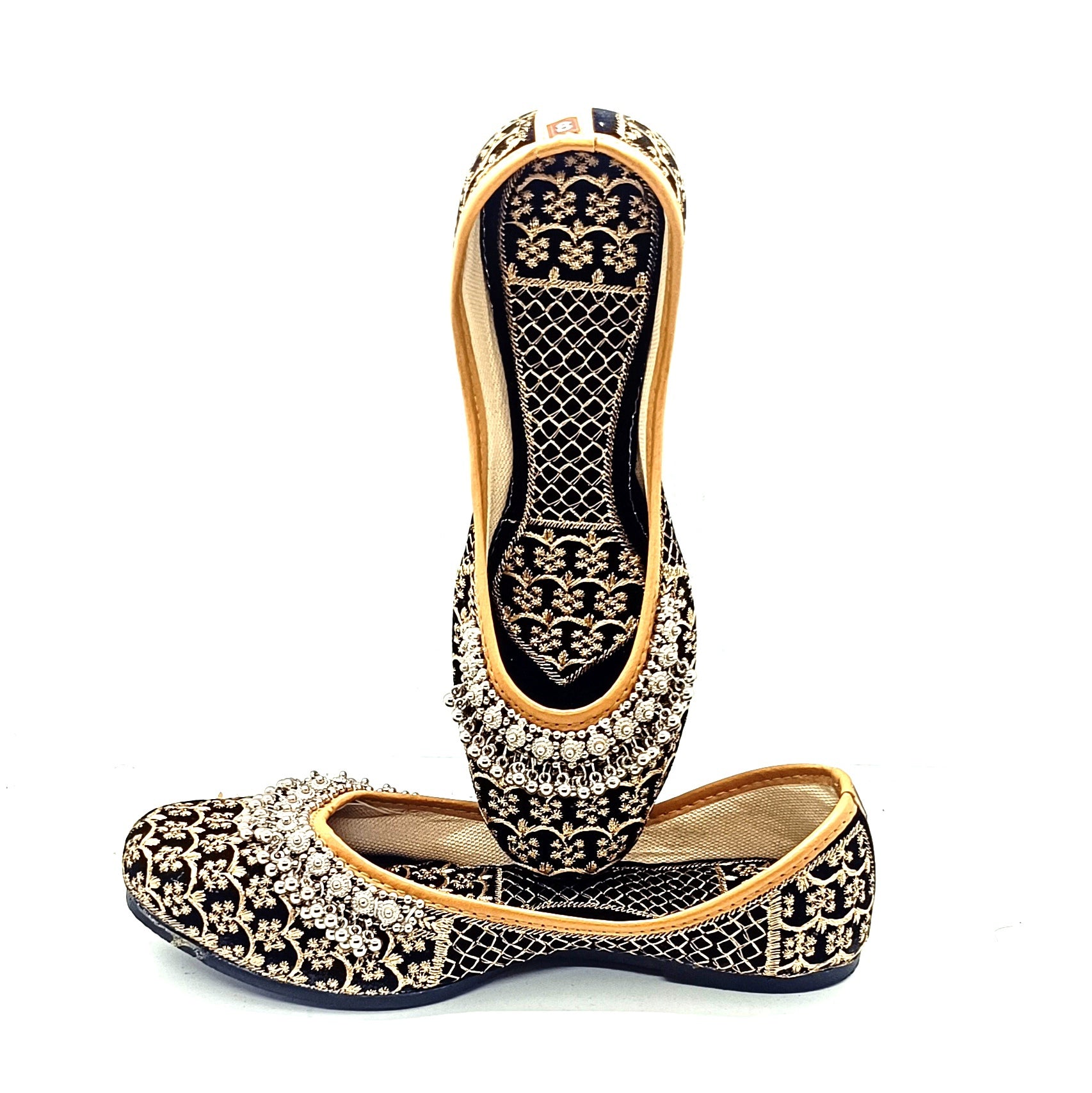 Black Velvet Ghunghru Punjabi Jutti