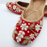 Red Embroidery Jutti / Majori