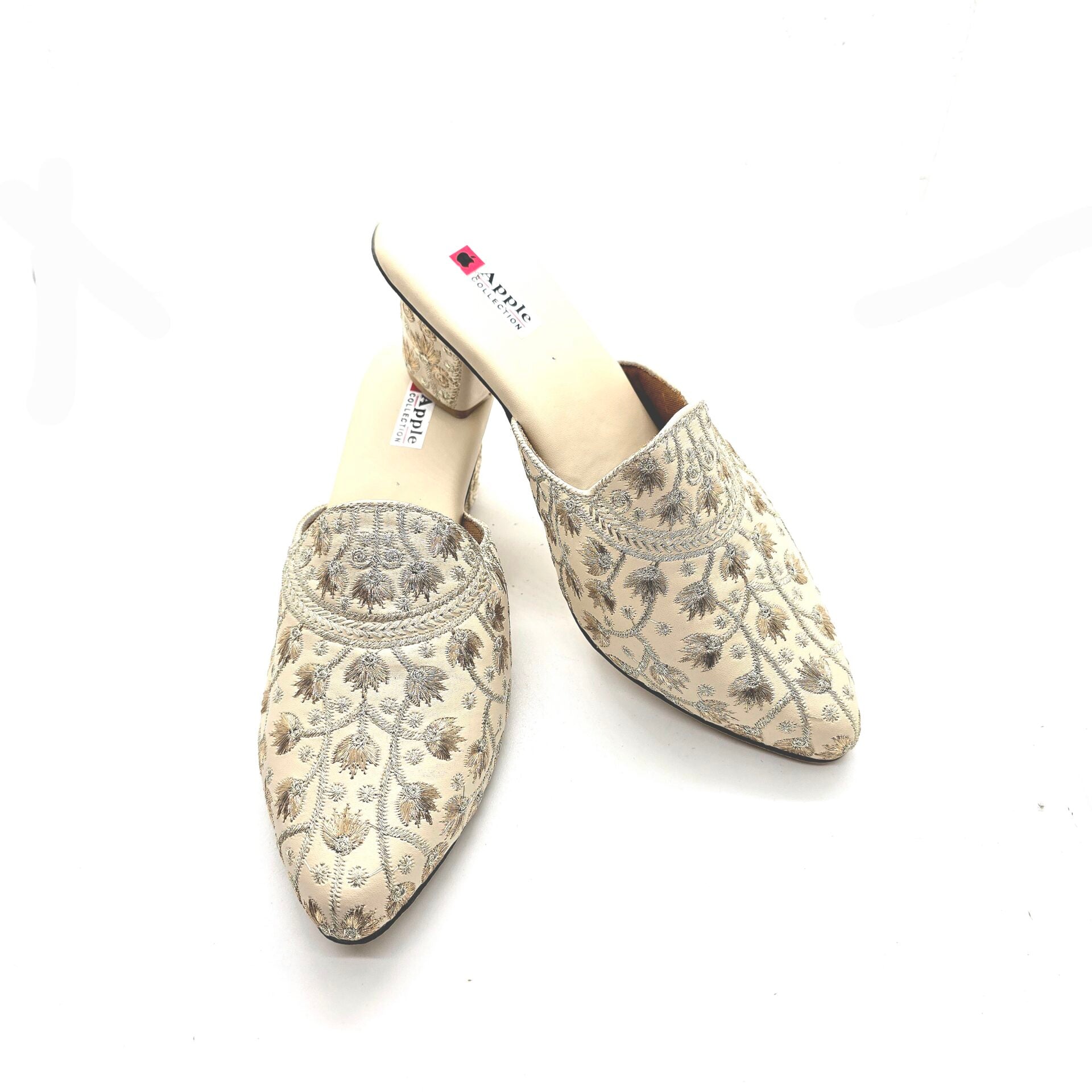 Embroidered Heal Jutti