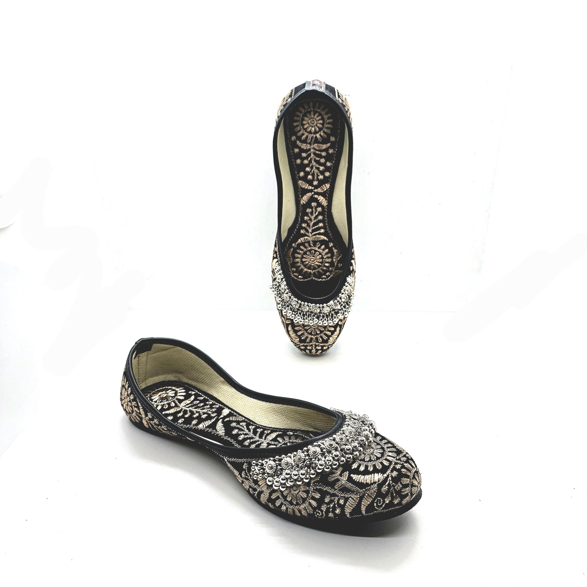 Embroidered Punjabi Jutti