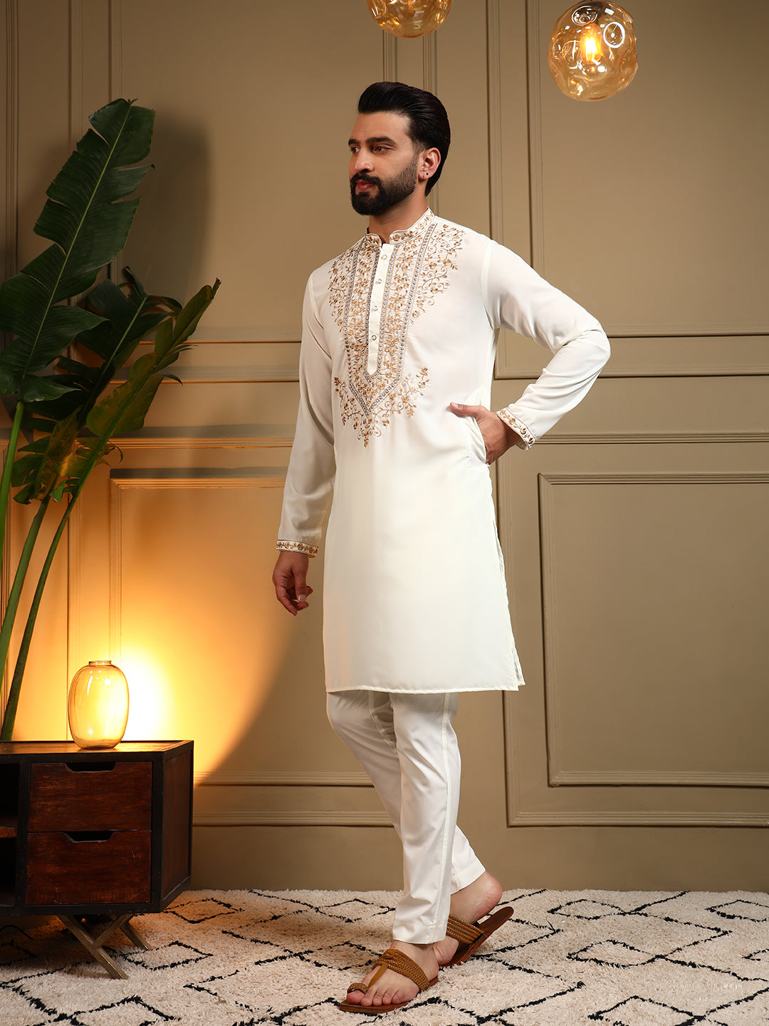 Mens White Embroidered Kurta Pajama