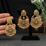Green Kundan Earrings With Maang Tikka