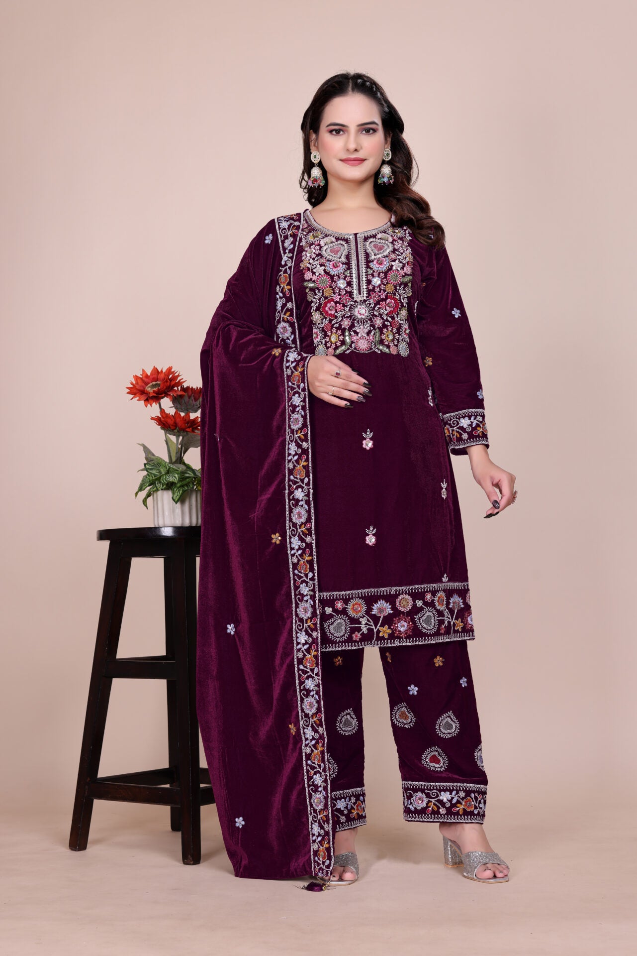 Sequence Embroidery Velvet Suit