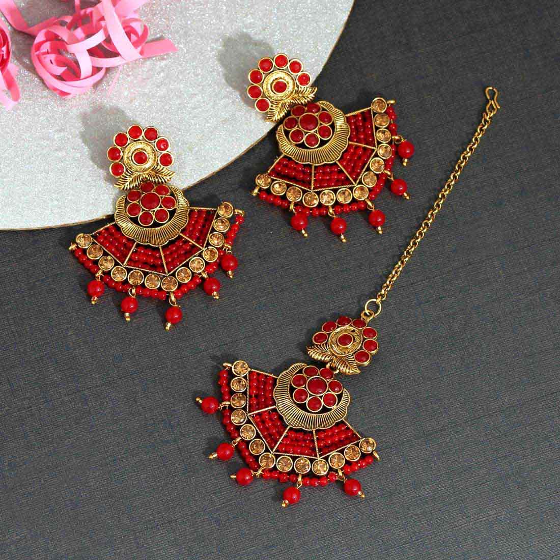 Red Color Kundan Maang Tikka With Earrings Set