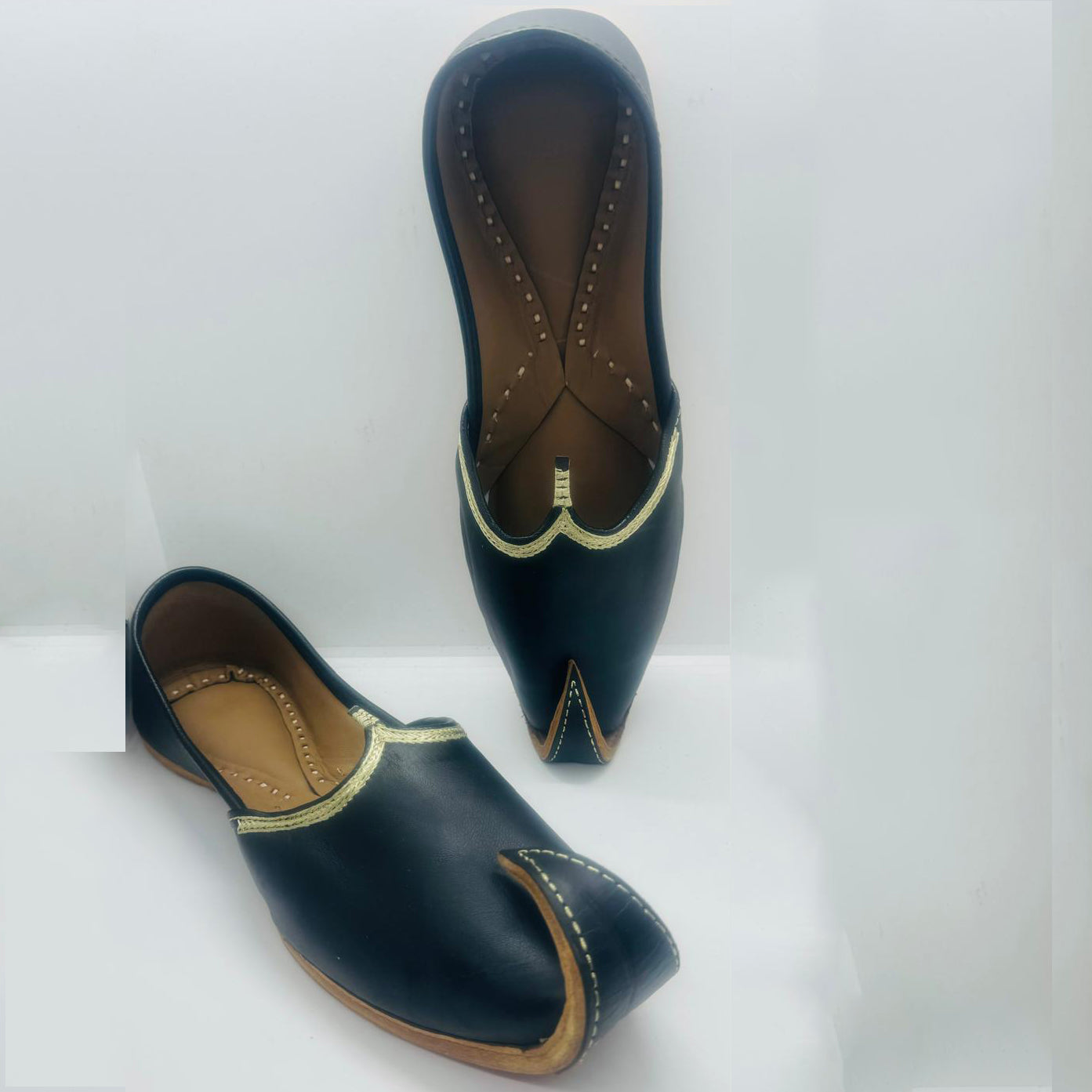 Mens Black Peshwari Jutti