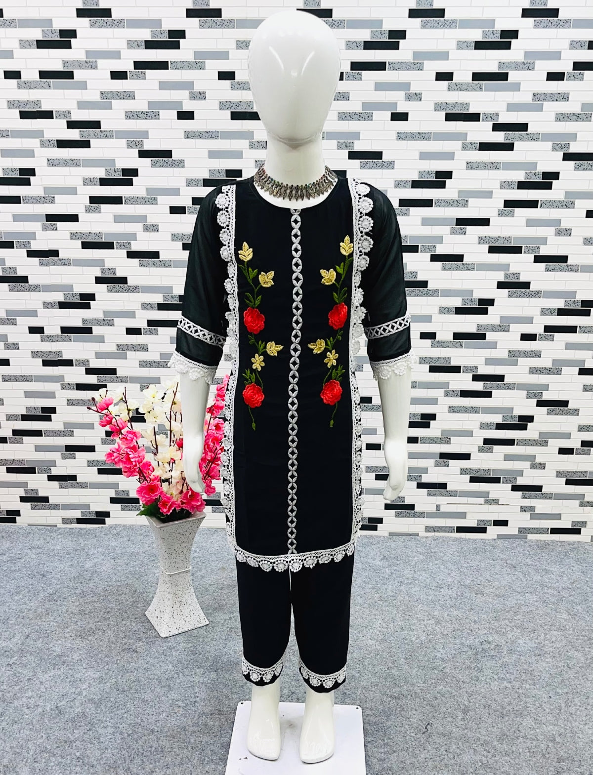 Girls georgette Black Plazo Suit