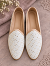 White and gold lattice embroidered Punjabi jutti for men