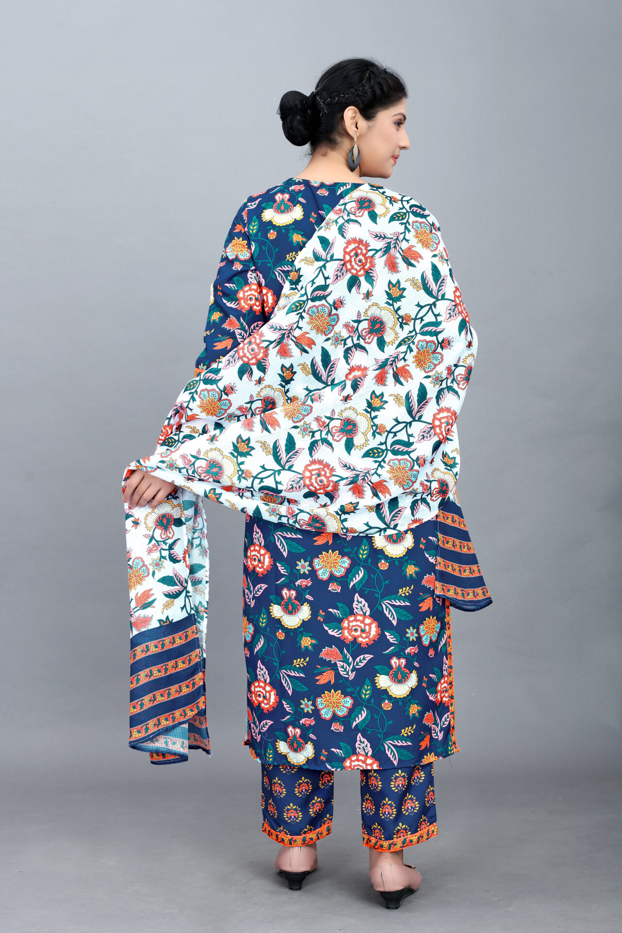 Blue Printed Kurti Set Women - Image 2