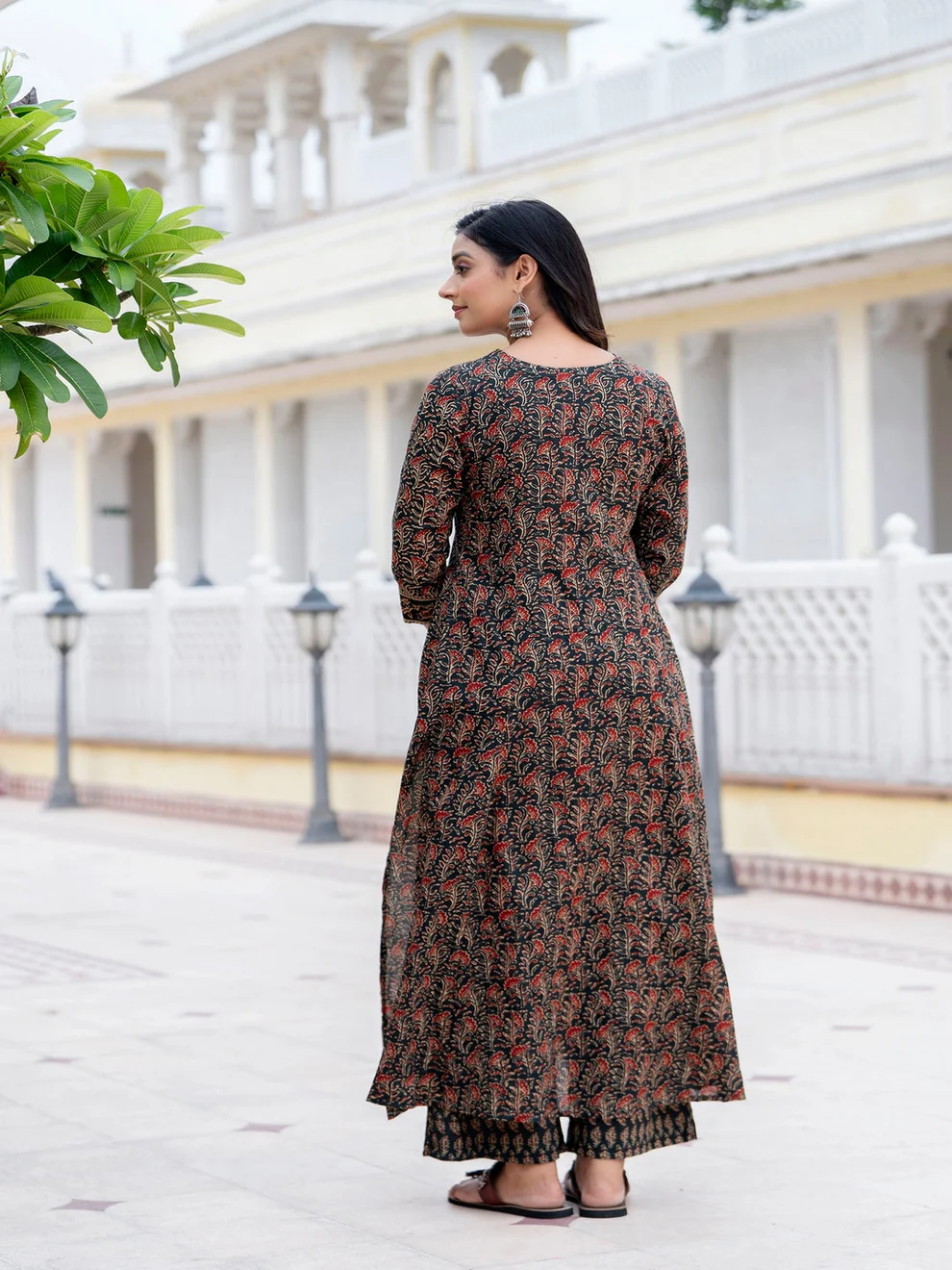 Embroiderd Printed Kurta Set - Image 6